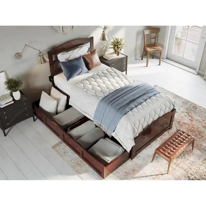 Letto con struttura a piattaforma, pediera e 2 cassetti portaoggetti