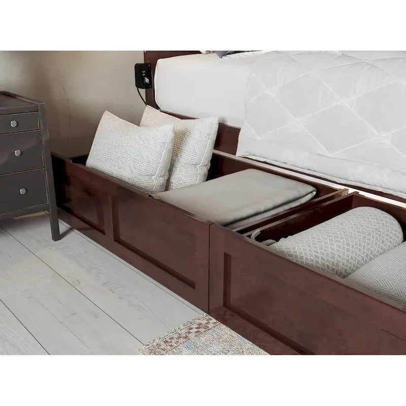 Letto con struttura a piattaforma, pediera e 2 cassetti portaoggetti